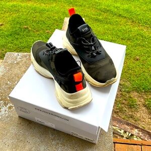 Steve Madden Myles Camouflage Tennis shoes